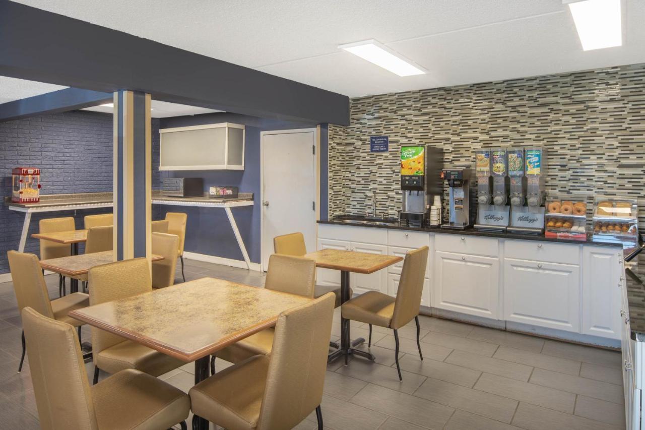 Travelodge By Wyndham Savannah Area/Richmond Hill Exterior foto